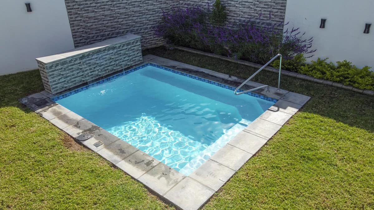 Swimming pool built for Imran Bhoyani by Cosmo Pools