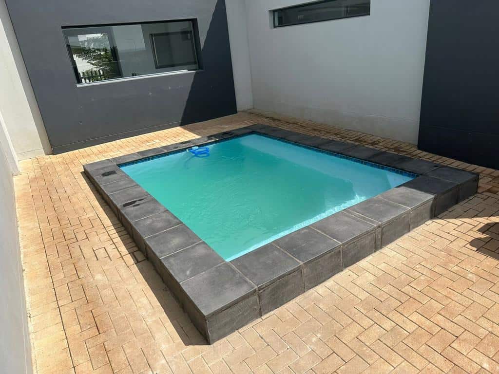 Naxos fibreglass pool installed by Cosmo Pools